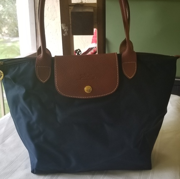 Longchamp Handbags - *PRE LOVED* Longchamp Le Pliage Medium Nylon Tote